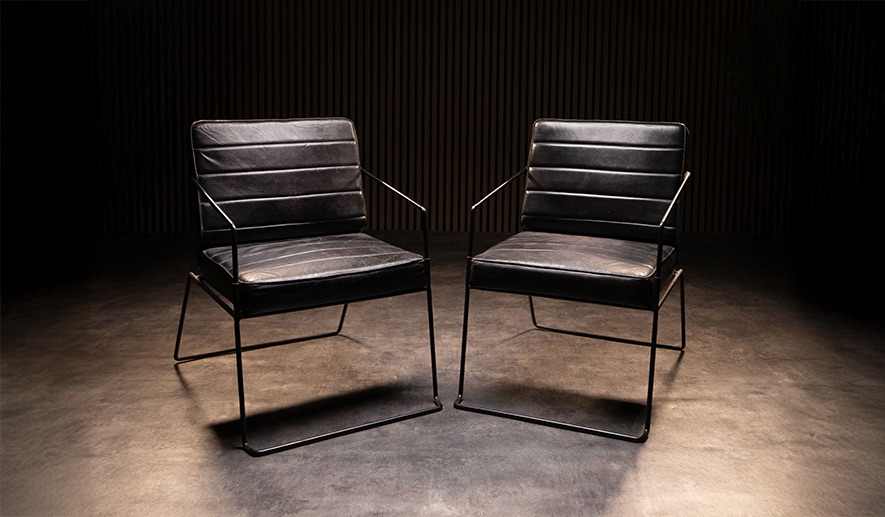 Mobilier studio photo Perpignan - chaises, tables et assises